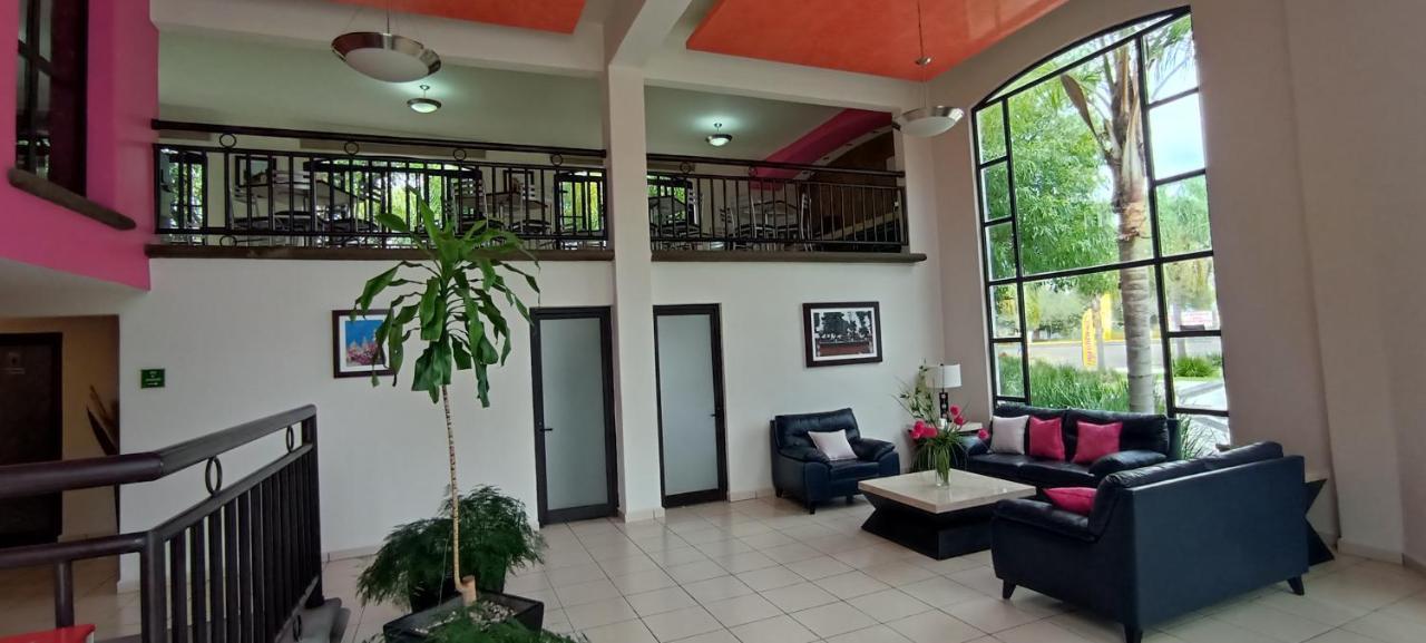 Hotel Ejecutivo Aeropuerto Alvaro Obregon Esterno foto
